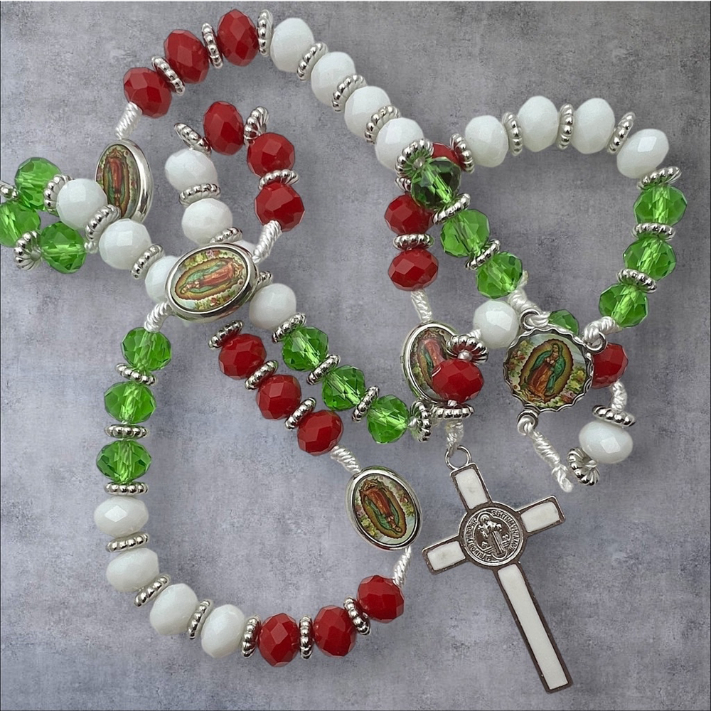 Red, Green & White Large Faceted Glass Bead 21” Virgen de Guadalupe Rosary